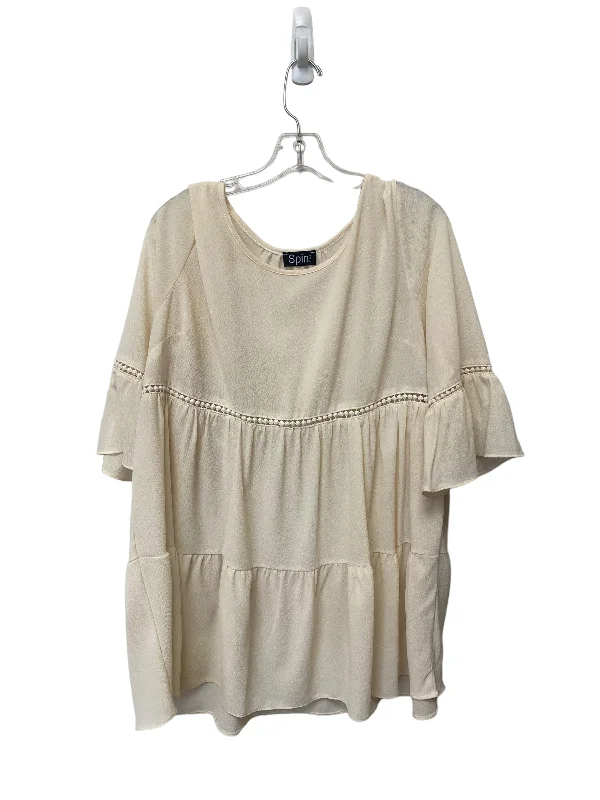 Cream Top Short Sleeve Spin, Size 1x